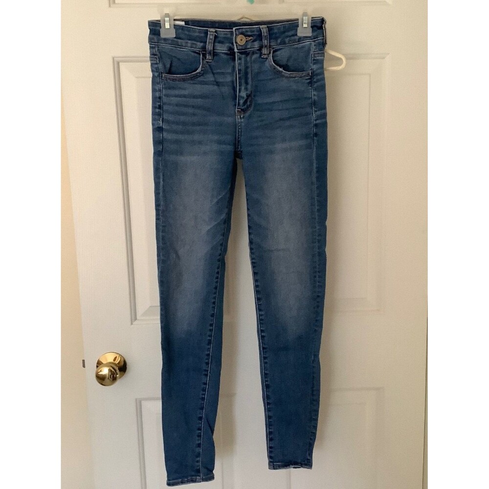 American Eagle Next Level Stretch skinny jeans size 2 medium wash